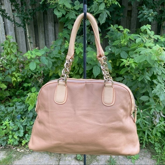 Guess Los Angeles Beige & Tan Faux Leather Purse - Picture 9 of 12